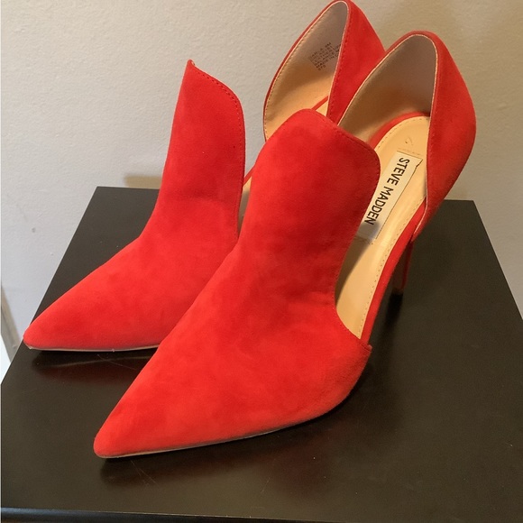 Steve Madden Sexy Red Heels - Picture 4 of 6